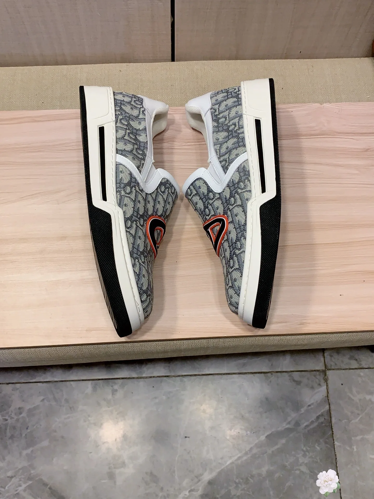 Men's men's shoes💰400💰💰🎩🎩[Lightning][Lightning] "Dior DIOR*" The latest • popular casual shoes, top brand [seduce] luxury ~ purchasing agency, top ~ quality. [Strong] The upper is made of imported breathable cowhide with fabric material ➕ Breathable sheepskin feet (•) and fine workmanship. The original stylish and stylish soft rubber wear-resistant and non-slip outsole is light and comfortable on the feet. The real thing looks better when photographed in person. Code 111: Code: 38-44, 2️⃣colors selected